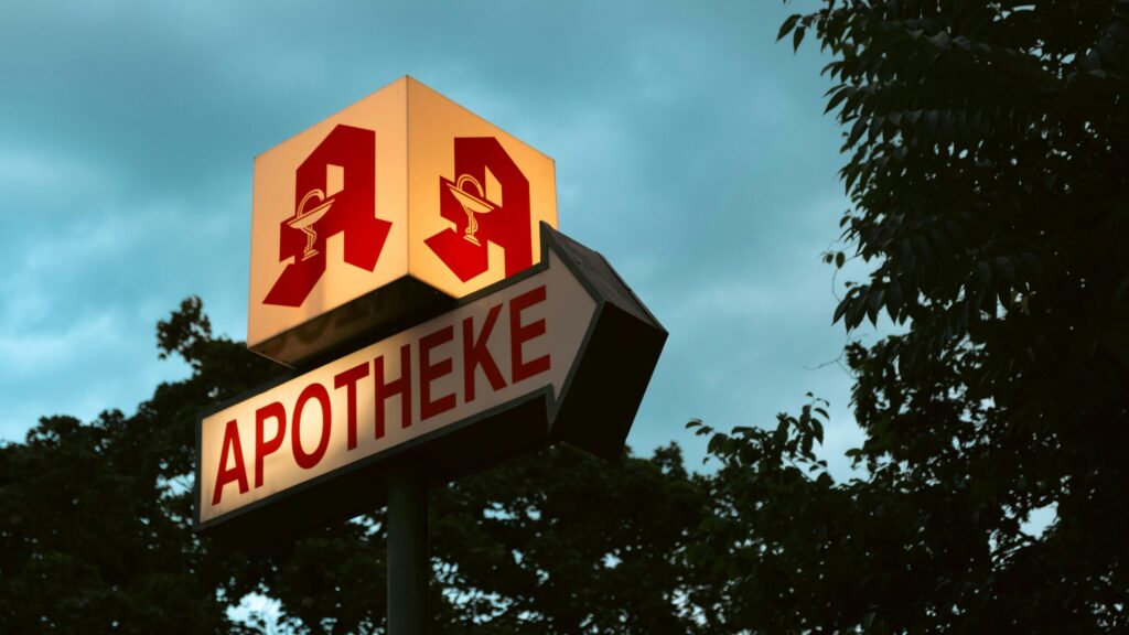 Schild einer Apotheke
